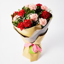 Appealing Carnations Bouquet: 