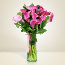 Gracious Pink Calla Lilies Glass Vase: Lilies 